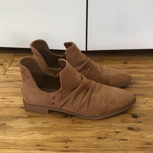 Mi.iM Tan Faux Suede Ankle Booties Low Heel | Size 10